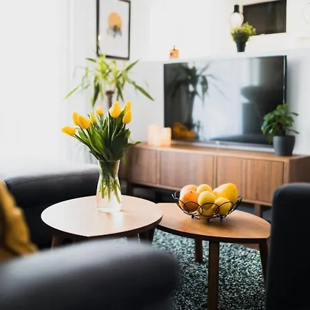 Big Modern Apartment - Old Town - 3 Rooms-9 People Apartmán