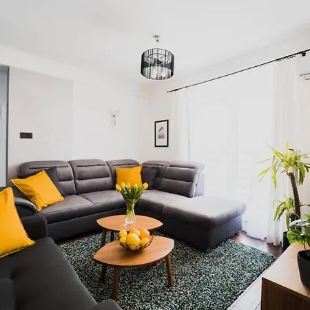 Big Modern Apartment - Old Town - 3 Rooms-9 People