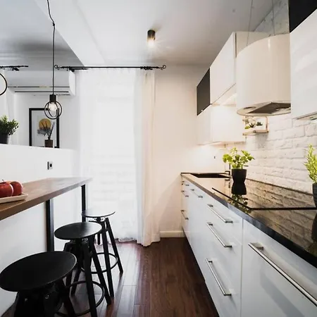 Big Modern Apartment - Old Town - 3 Rooms-9 People